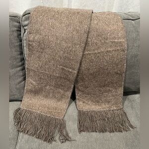 Artesania Textil Alpaca Fringed Scarf